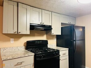 6527 River Park Dr in Riverdale, GA - Building Photo - Building Photo