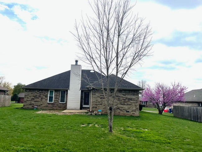 705 W Robinwood Ln in Nixa, MO - Building Photo - Building Photo