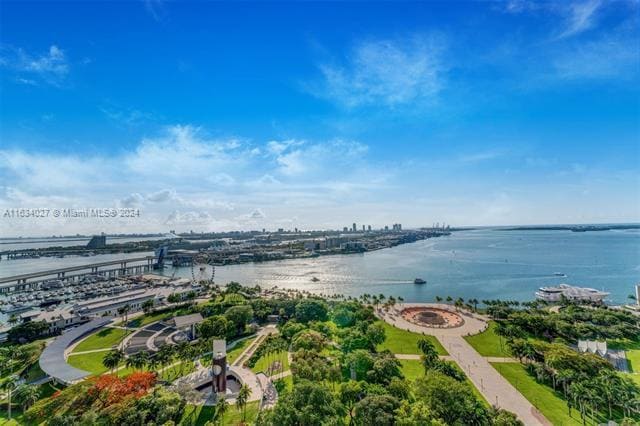50 Biscayne Blvd, Unit 904 in Miami, FL - Foto de edificio - Building Photo