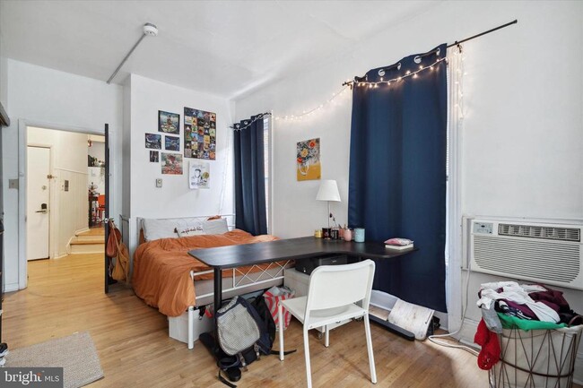 3215 Hamilton St in Philadelphia, PA - Building Photo - Building Photo