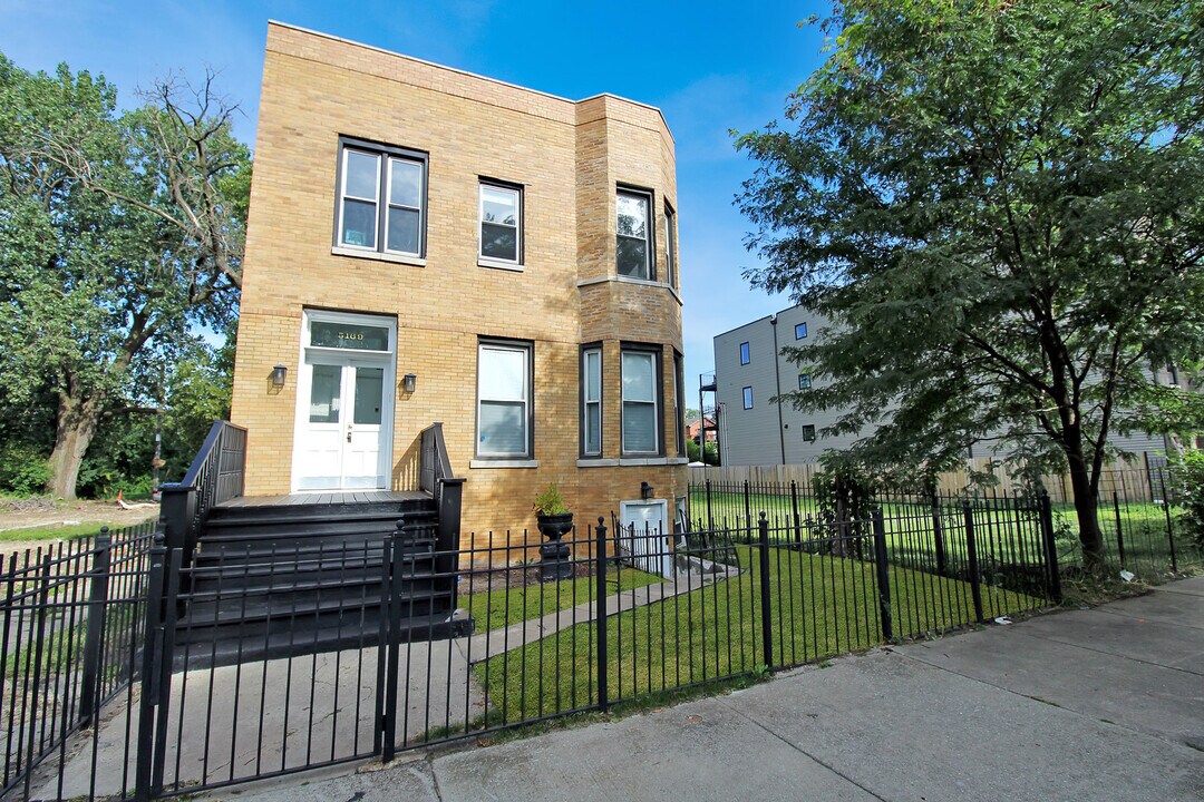 5169 S Michigan Ave in Chicago, IL - Building Photo