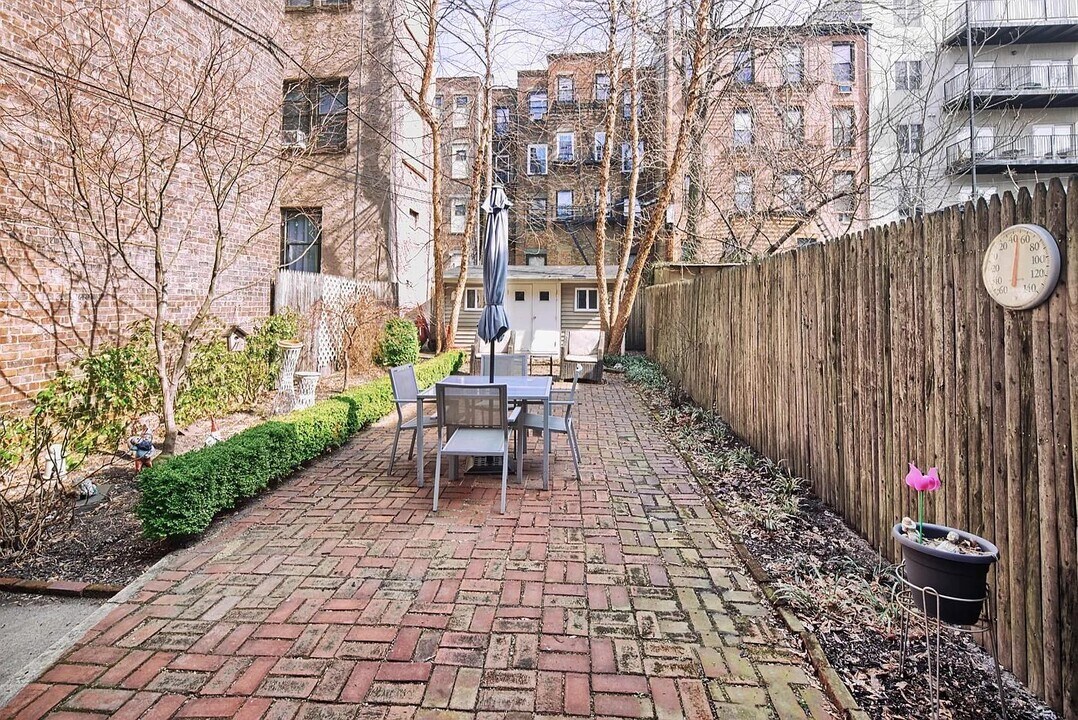 243 Garden St in Hoboken, NJ - Building Photo
