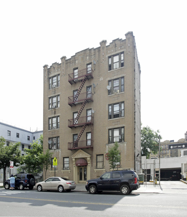 2444 Valentine Ave in Bronx, NY - Building Photo