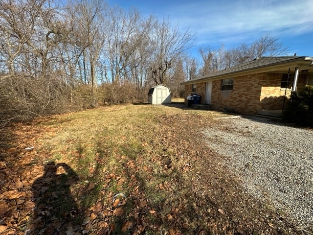 property at 910 E 105th St
