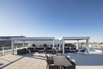 MILHAUS Condo in Montréal, QC - Building Photo - Building Photo