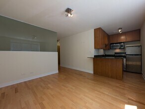 630 W Wrightwood Ave, Unit #625-211 in Chicago, IL - Building Photo - Building Photo