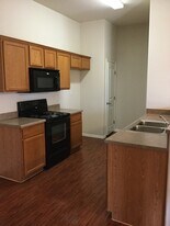 941-943 Sylvia St in Weatherford, TX - Building Photo