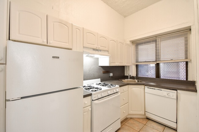 234 W Newton St, Unit 100