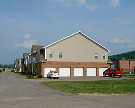 Waterford Village Apartments in Barboursville, WV - Building Photo - Building Photo