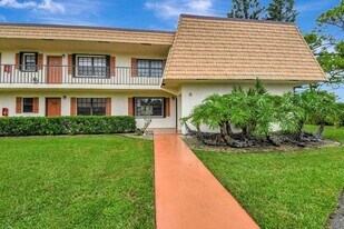 4489 Oak Terrace Dr in Greenacres, FL - Building Photo