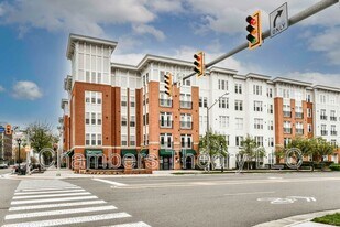 2665 Prosperity Ave in Fairfax, VA - Building Photo