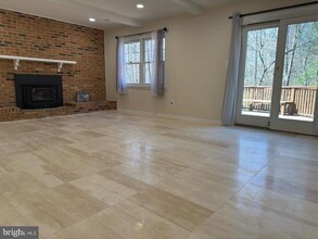 12779 Flat Meadow Ln in Herndon, VA - Building Photo - Building Photo