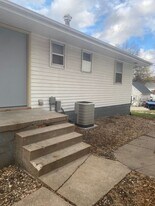 730 E 12th St in Crete, NE - Building Photo