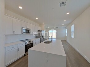 522 Speckled Orchid Pl in Henderson, NV - Building Photo - Building Photo