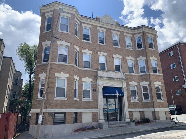 60 Woodstock Ave, Unit 1 in Boston, MA - Building Photo - Building Photo