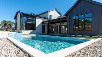 15700 Grumbles Ln in Bee Cave, TX - Building Photo