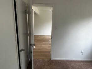 10916 Santa Ana St in Lamont, CA - Building Photo - Building Photo