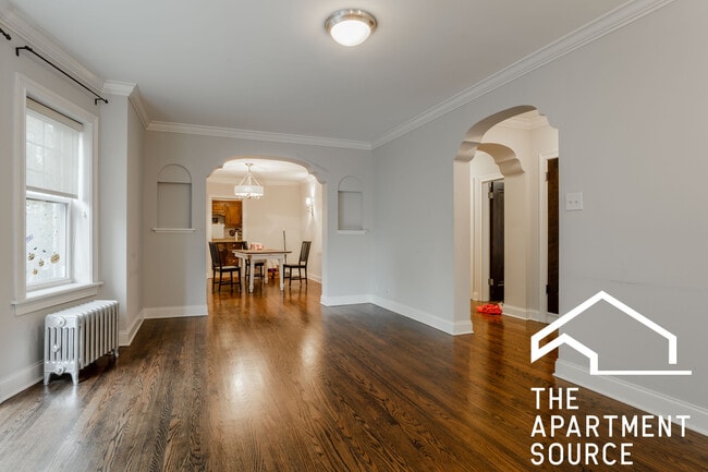 property at 4838 N Paulina St