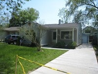 1370 E Chesterfield St