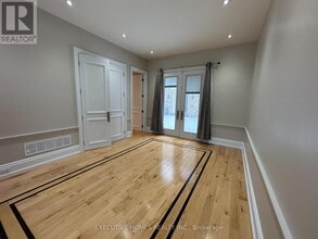 2613 Fifth Line W in Mississauga, ON - Building Photo - Building Photo