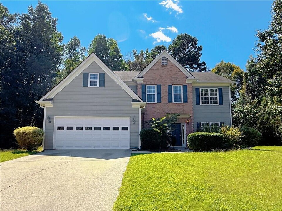2662 Cascade Bend Dr in Buford, GA - Building Photo