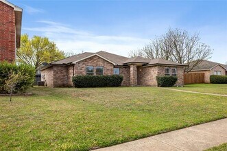 702 Lowe Dr in Cedar Hill, TX - Building Photo - Building Photo