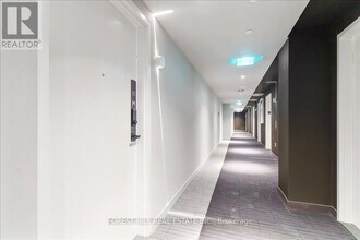 3900 Confederation Pkwy in Mississauga, ON - Building Photo - Building Photo