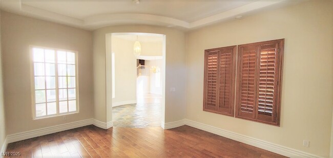 property at 180 Popolo Dr