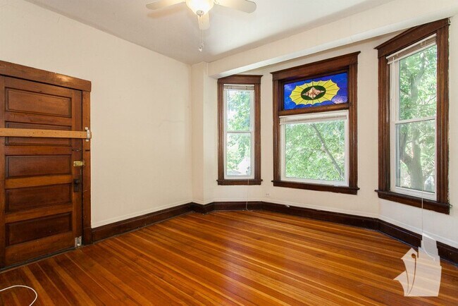 1405 W Belden Ave in Chicago, IL - Foto de edificio - Building Photo