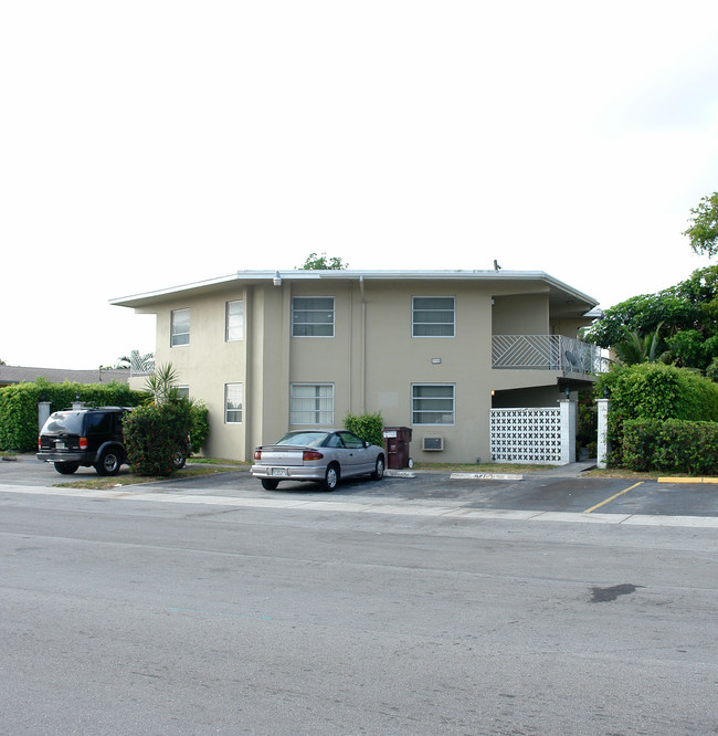 3760 SW 1st St in Fort Lauderdale, FL - Building Photo - Building Photo