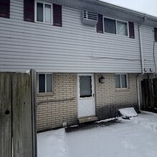 4081 Airport Rd in Waterford Township, MI - Building Photo - Building Photo