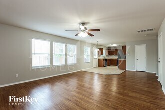 7807 Liberty Horse in Schertz, TX - Foto de edificio - Building Photo