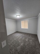 Montrose Square in Fort Wayne, IN - Building Photo - Building Photo