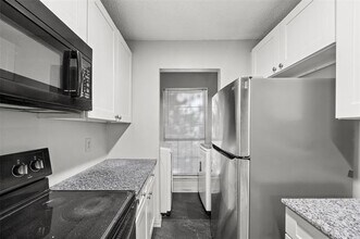 601 Carriagehouse Ln in Garland, TX - Building Photo - Building Photo