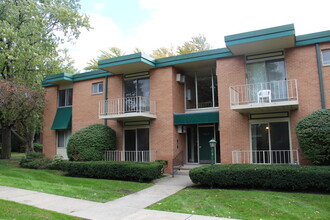 1840 Axtell Dr, Unit 4 in Troy, MI - Building Photo - Building Photo