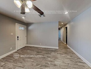 1016 S Siesta Ln in Tempe, AZ - Building Photo - Building Photo