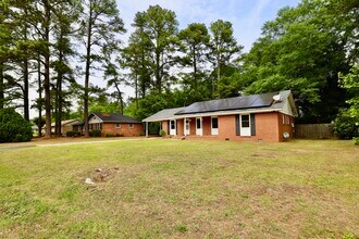 807 N Guignard Dr in Sumter, SC - Building Photo - Building Photo