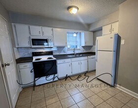 716 NE Ball Dr in Lee's Summit, MO - Building Photo - Building Photo