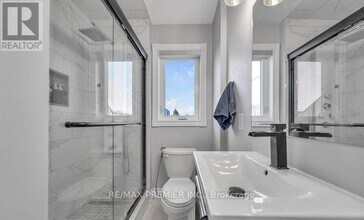 96 Wyndale Dr in Toronto, ON - Building Photo - Building Photo
