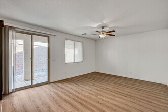 7272 Spring Flower Ave in Las Vegas, NV - Building Photo - Building Photo