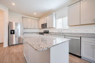 1001 Laguna Cv Dr in Katy, TX - Building Photo - Building Photo