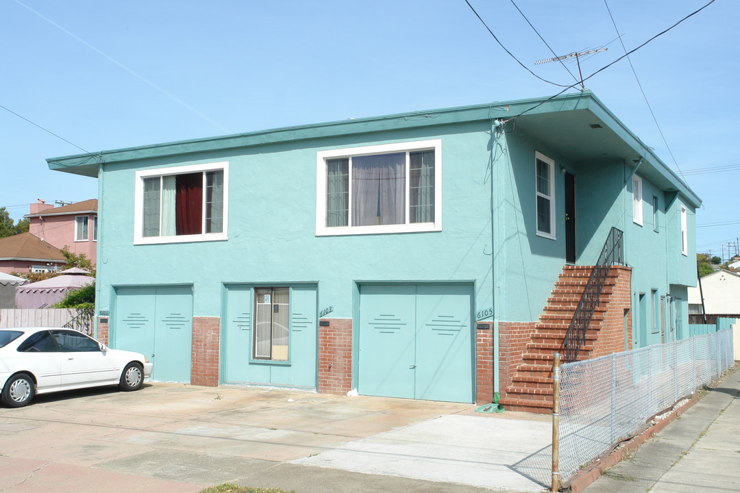 6101 Huntington Ave in Richmond, CA - Building Photo