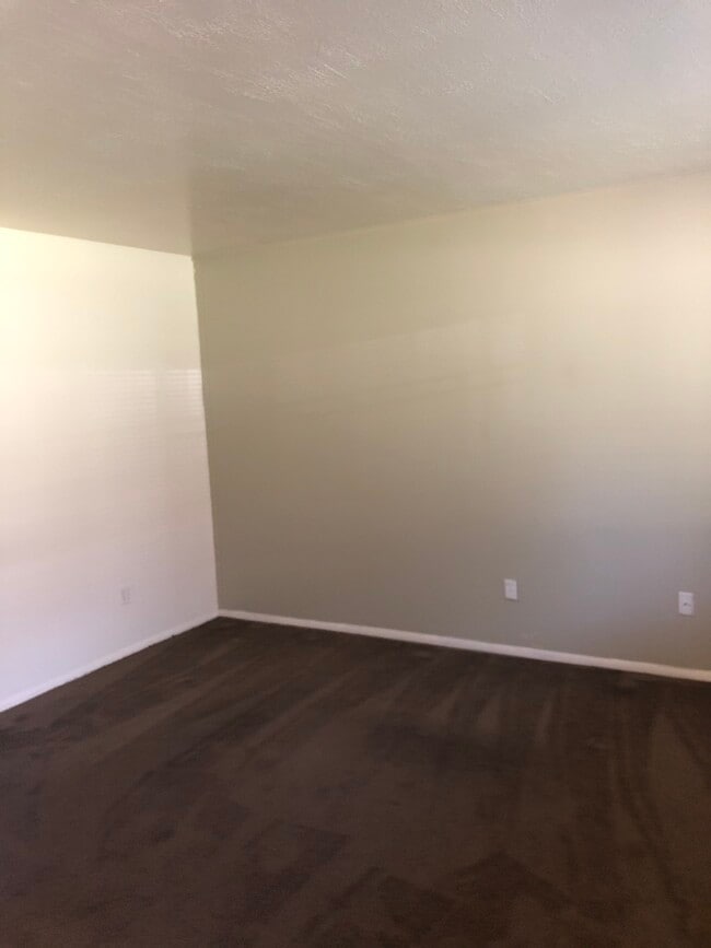 1039 E 8600 S, Unit 1039 in Sandy, UT - Foto de edificio - Building Photo