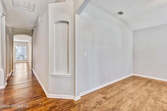 4613 W Catbrier Ct in Jacksonville, FL - Foto de edificio - Building Photo