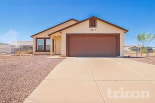 12723 W Jenero Dr in Arizona City, AZ - Building Photo