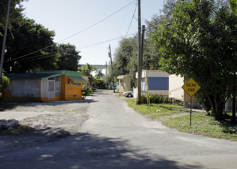 Blue Belle Trailer Park in Miami, FL - Building Photo