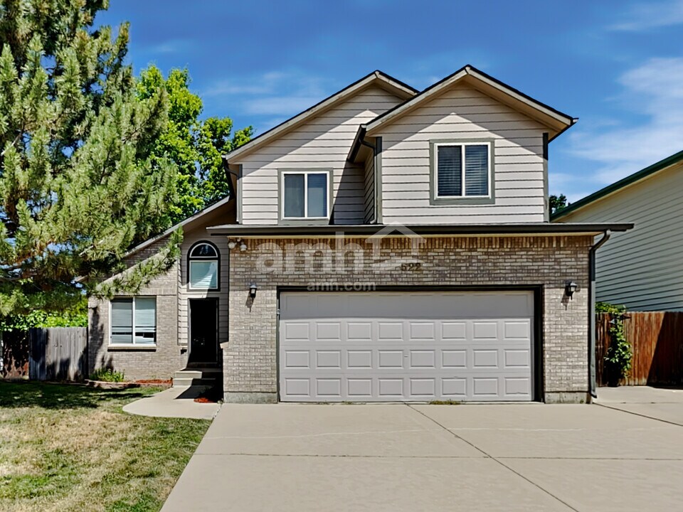 522 N 8th Ct in Brighton, CO - Building Photo