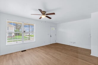 418 Dr W. J. Hodge St in Louisville, KY - Building Photo - Building Photo