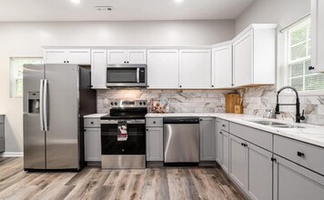 2008 Standard Ave in Louisville, KY - Building Photo - Building Photo