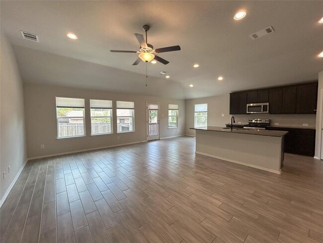 21713 Ticonderoga Ave in Lago Vista, TX - Building Photo - Building Photo